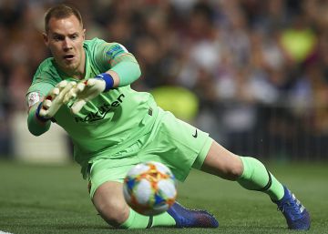 El Barça gana casi sin querer