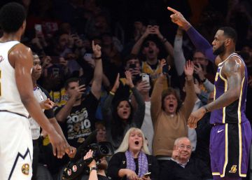 LeBron James supera a Michael Jordan en la lista histórica de anotadores