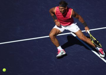 Nadal levanta el muro, Djokovic se desmorona