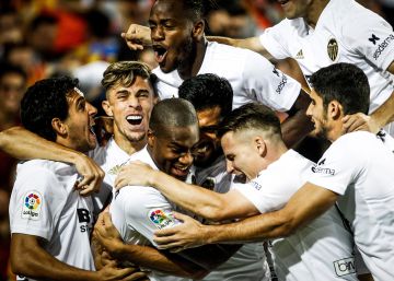 El murciélago de Mestalla celebra 100 años de vuelo