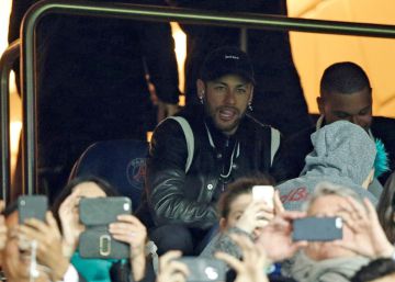 La UEFA expedienta a Neymar por criticar el arbitraje tras caer el PSG