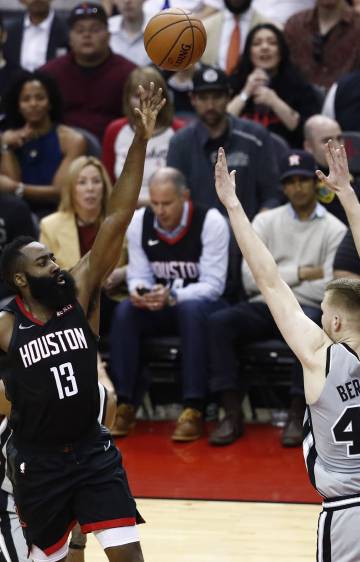 LeBron James se despide de los ‘playoffs’ y de su racha de ocho finales seguidas