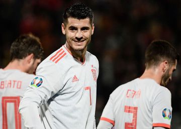 Morata maquilla a la España B