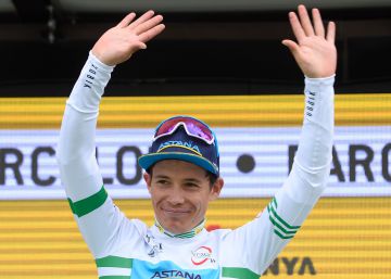 Miguel Ángel López brilla en la Volta con un trepidante final en Montjuïc