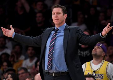 Después del adiós de Magic Johnson, los Lakers despiden a Luke Walton
