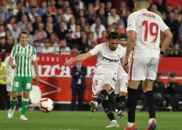 El Sevilla juega al fútbol y el Betis, a la pelota