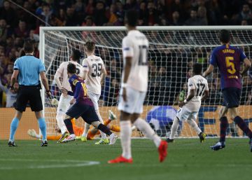El Barcelona vence al Manchester con goles de Messi y Coutinho y se planta en semifinales