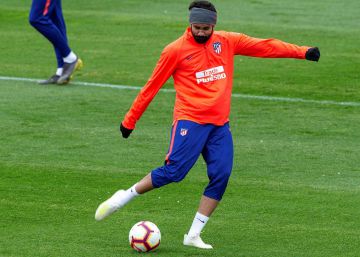 Costa vuelve a entrenarse con el Atlético un día después de negarse a hacerlo