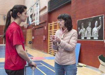 Las dos psicólogas que apuntalan la recuperación de Carolina Marín