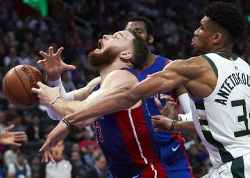Antetokounmpo y los Bucks barren a Detroit y se enfrentarán a los Celtics