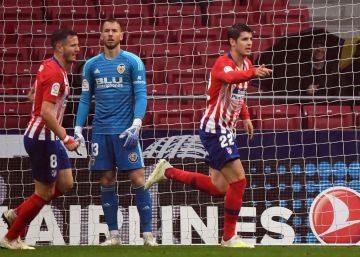 El Atlético entretiene al Barça