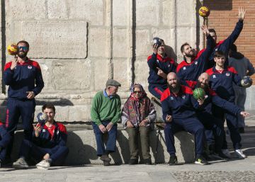 El equipo que jugaba en el frontón del pueblo sube a la Asobal