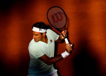 Federer frena en Roma por precaución