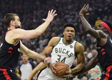 Los Bucks de Anteto hacen trizas a los Raptors
