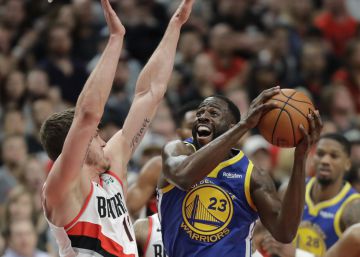 Draymond Green y Stephen Curry dejan sin margen de error a Portland