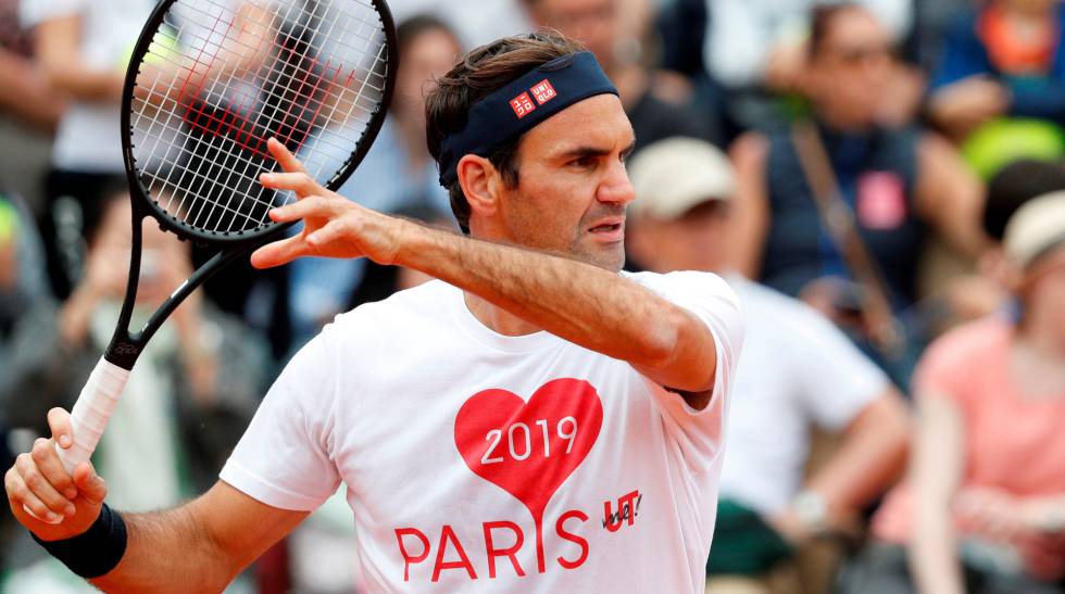 Federer, durante un entrenamiento en París.
