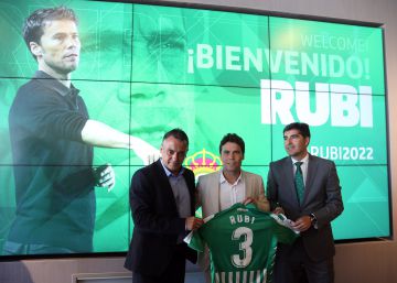 Rubi aterriza en el Betis en medio del huracán