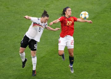 Vilda y las jugadoras ‘celebran’ la derrota contra Alemania