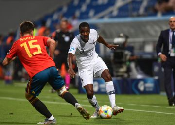 Una España superior golea a Francia