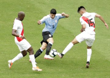 Perú sorprende a Uruguay