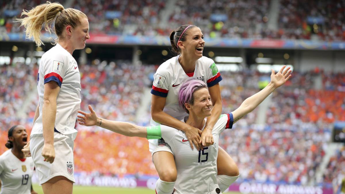 Rapinoe celebra el 1-0 a Holanda.