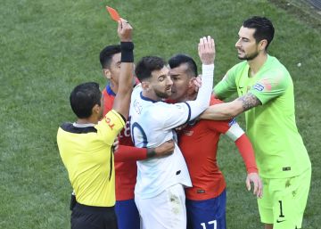 El Messi ‘maradoniano’ y Alves como mejor jugador de la Copa América