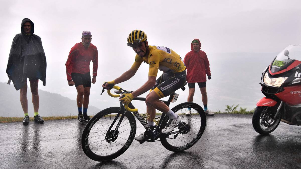 Julian Alaphilippe, durante la 15ª etapa.