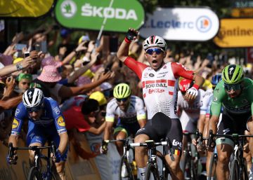 Calor, caídas y sprint de Caleb Ewan en el horno de Nîmes