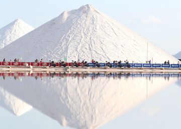 Victoria del Astana, que otorga a Superman su primer maillot de líder