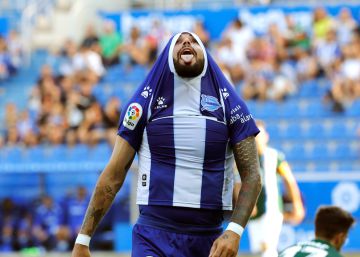Diego López silencia al Alavés en Vitoria
