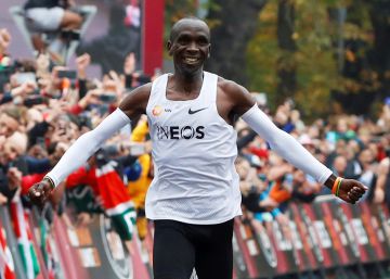 El atletismo ya tiene sus bañadores de plástico