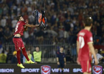 Las barras bravas, un dron en Serbia y la Champions en Estambul