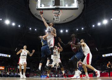 El Baskonia gana a un descosido Olympiacos