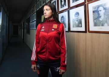 “Els futbolistes no es mouen gaire per ajudar-nos, viuen en un món a part”