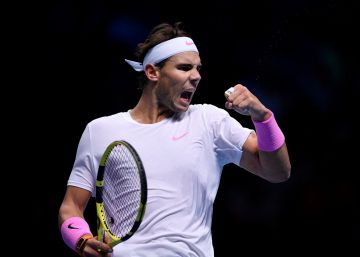 Nadal celebra un punto ante Medvedev.