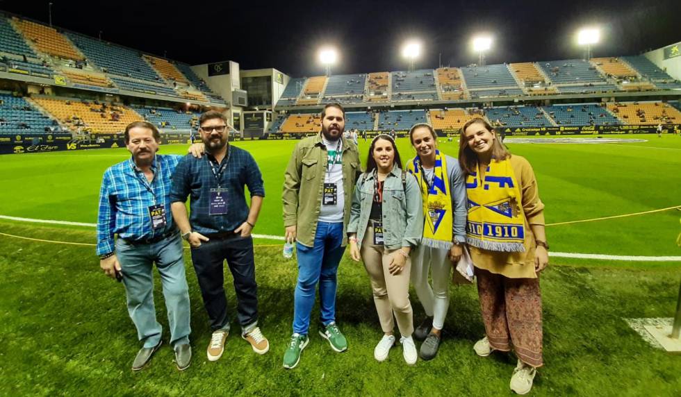 Participantes en la 'fan experience' del Cadiz CF.