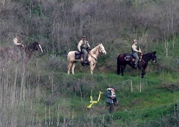 La policía patrulla el lugar de la tragedia de Kobe Bryant para protegerlo de curiosos La policía patrulla el lugar de la tragedia de Kobe Bryant para protegerlo de curiosos
