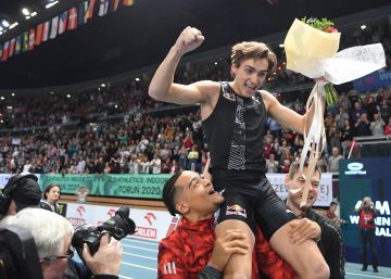 Armand Duplantis bate el récord del mundo de salto con pértiga Armand Duplantis bate el récord del mundo de salto con pértiga