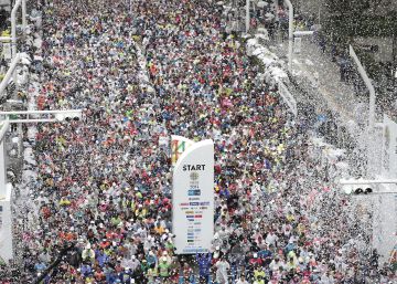 El maratón de Tokio deja fuera a los corredores aficionados por el coronavirus