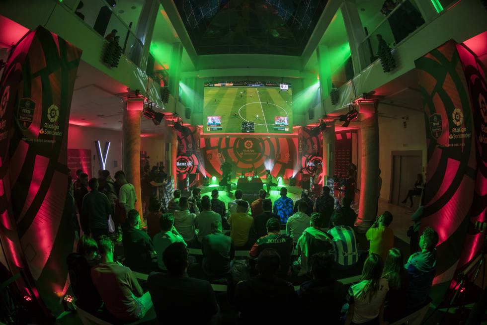 Un momento de la primera joranada de la eLaLiga Santander en el palacio de Neptuno de Madrid el 14 de febrero.