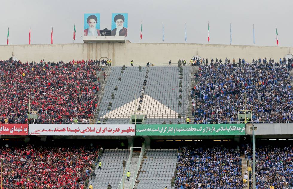 Imagen de un partido de 2017 entre los dos principales equipos de Teherán en el estadio Azadi.