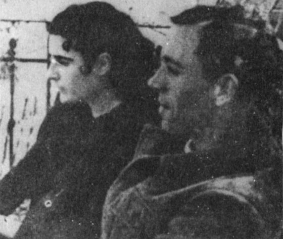 El poeta Miguel Hernández y su esposa Josefina Manresa