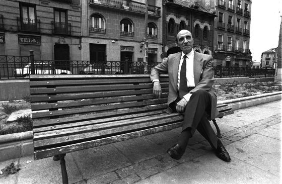 José Sazatornil, en la plaza de la Cebada de Madrid.