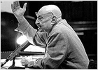 'La poesía es por fortuna un género que no vende', afirma José Hierro