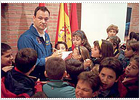 Un astronauta ante 600 escolares