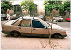 Lavapiés, cementerio de coches abandonados