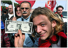 Miles de italianos claman contra Berlusconi