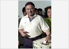 Fraude en el referéndum para que Musharraf siga al frente de Pakistán