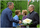 Bush y Putin forjan una relación de aliados
