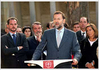 Rajoy promete hacer frente por igual al plan de Ibarretxe y a ETA si es presidente